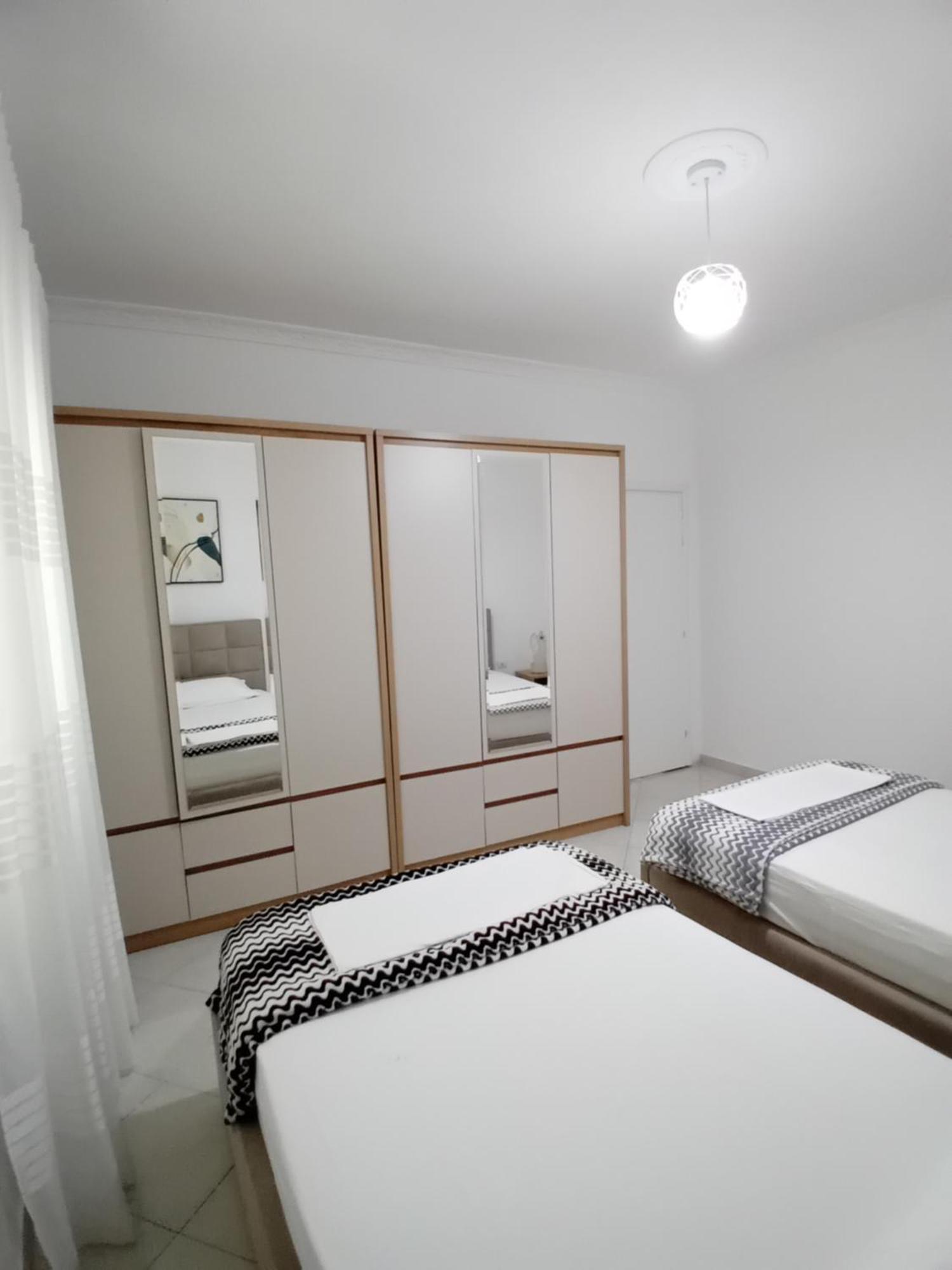 Luxury Appartament Lungomare Vlore Exterior photo